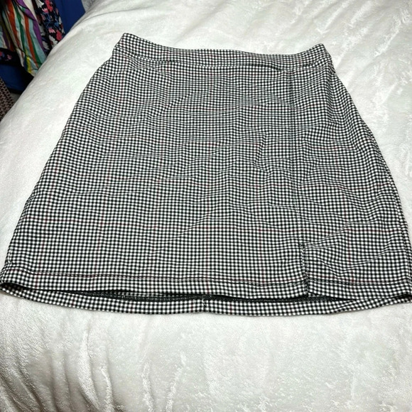 Hollister Black Red & White Small Checkered Plaid Mini Skirt Size Small S - Picture 1 of 10